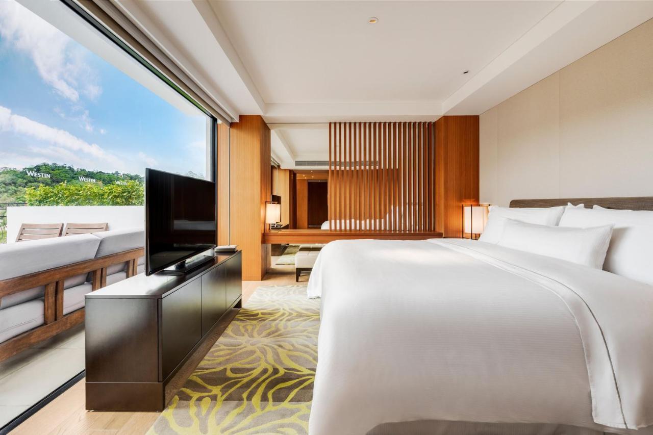 The Westin Tashee Resort, Taoyuan Daxi Exterior photo A bedroom at the hotel