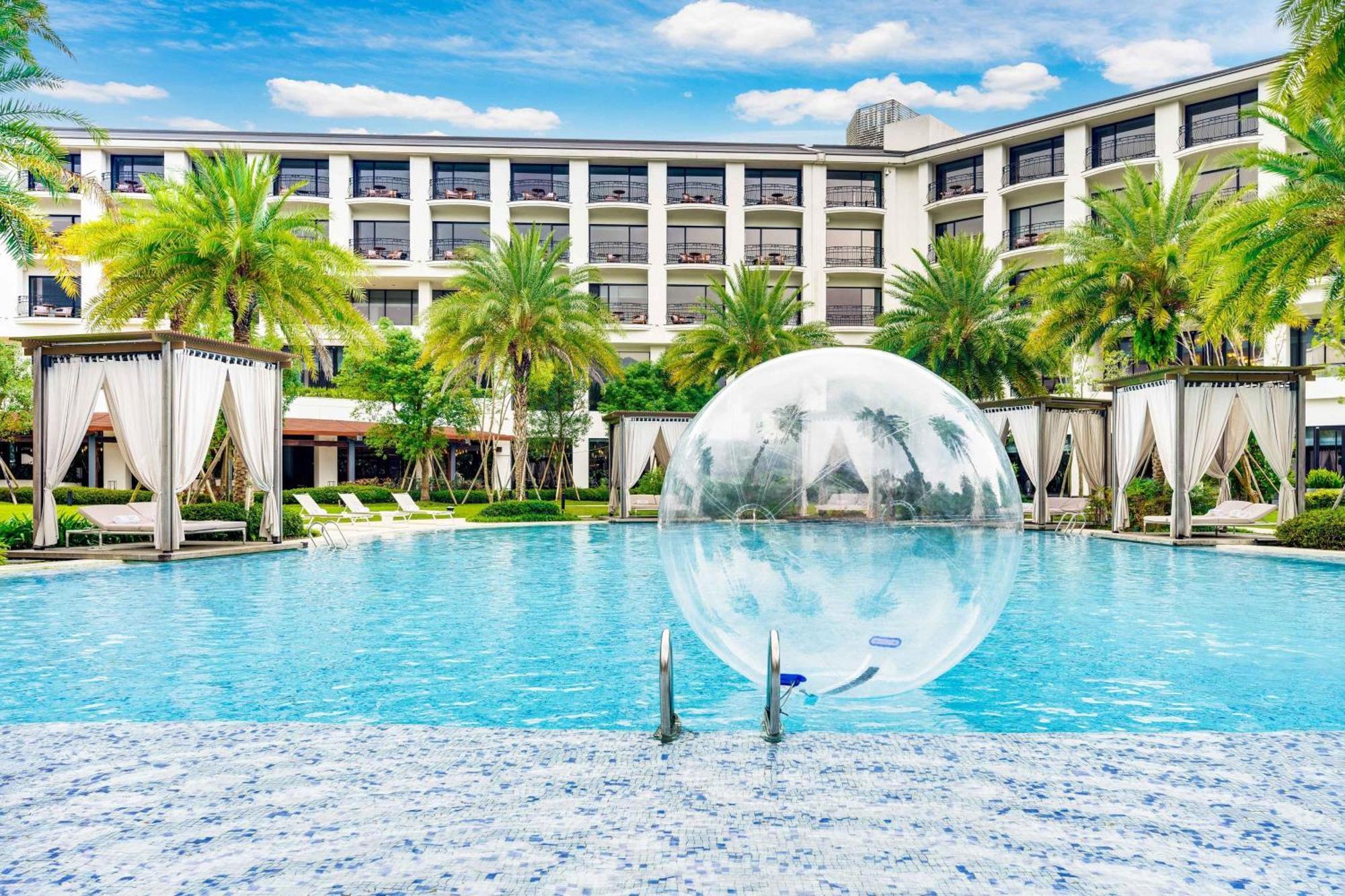 The Westin Tashee Resort, Taoyuan Daxi Exterior photo The pool at the hotel