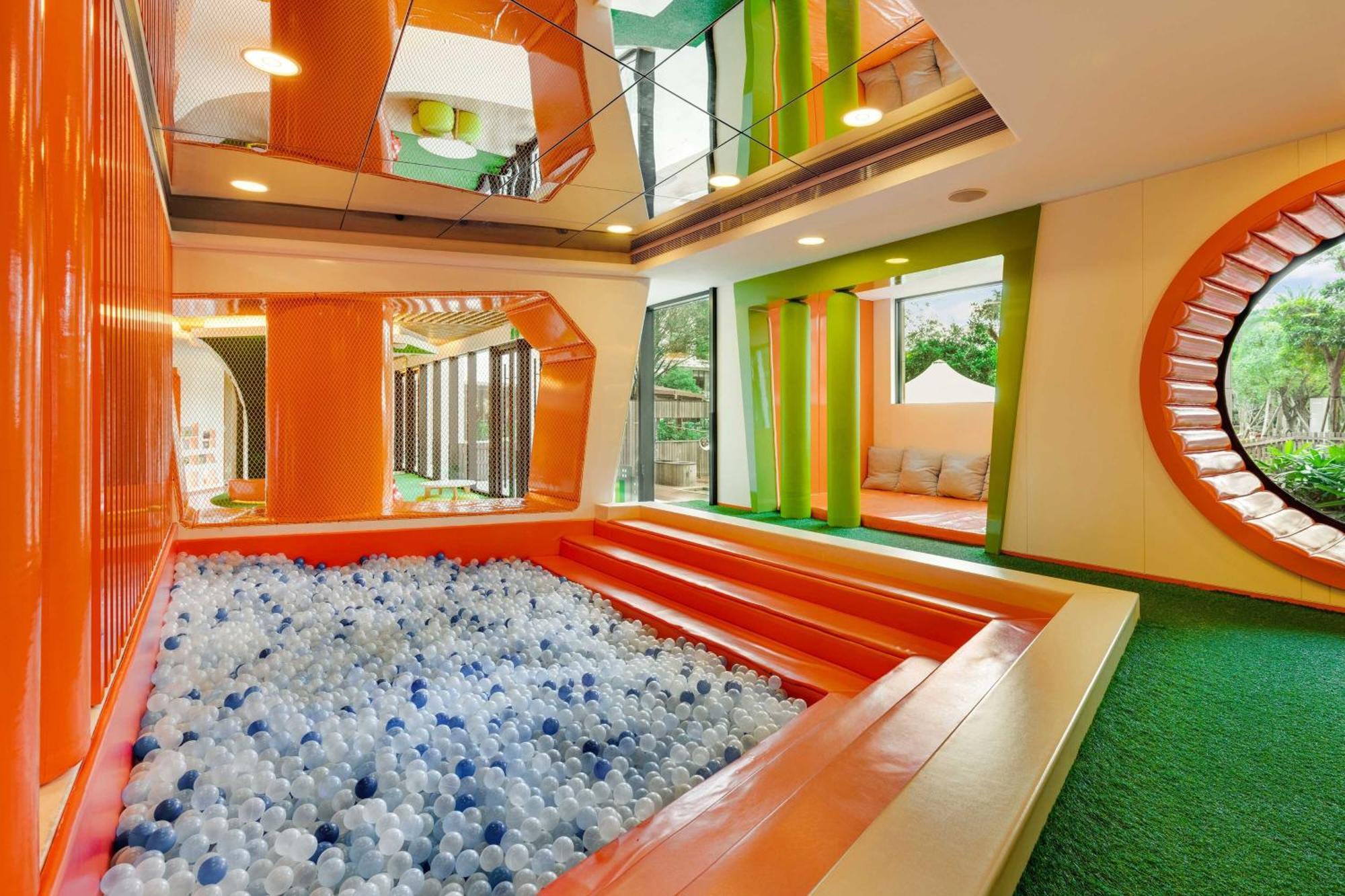 The Westin Tashee Resort, Taoyuan Daxi Exterior photo Ball pit at the indoor playground