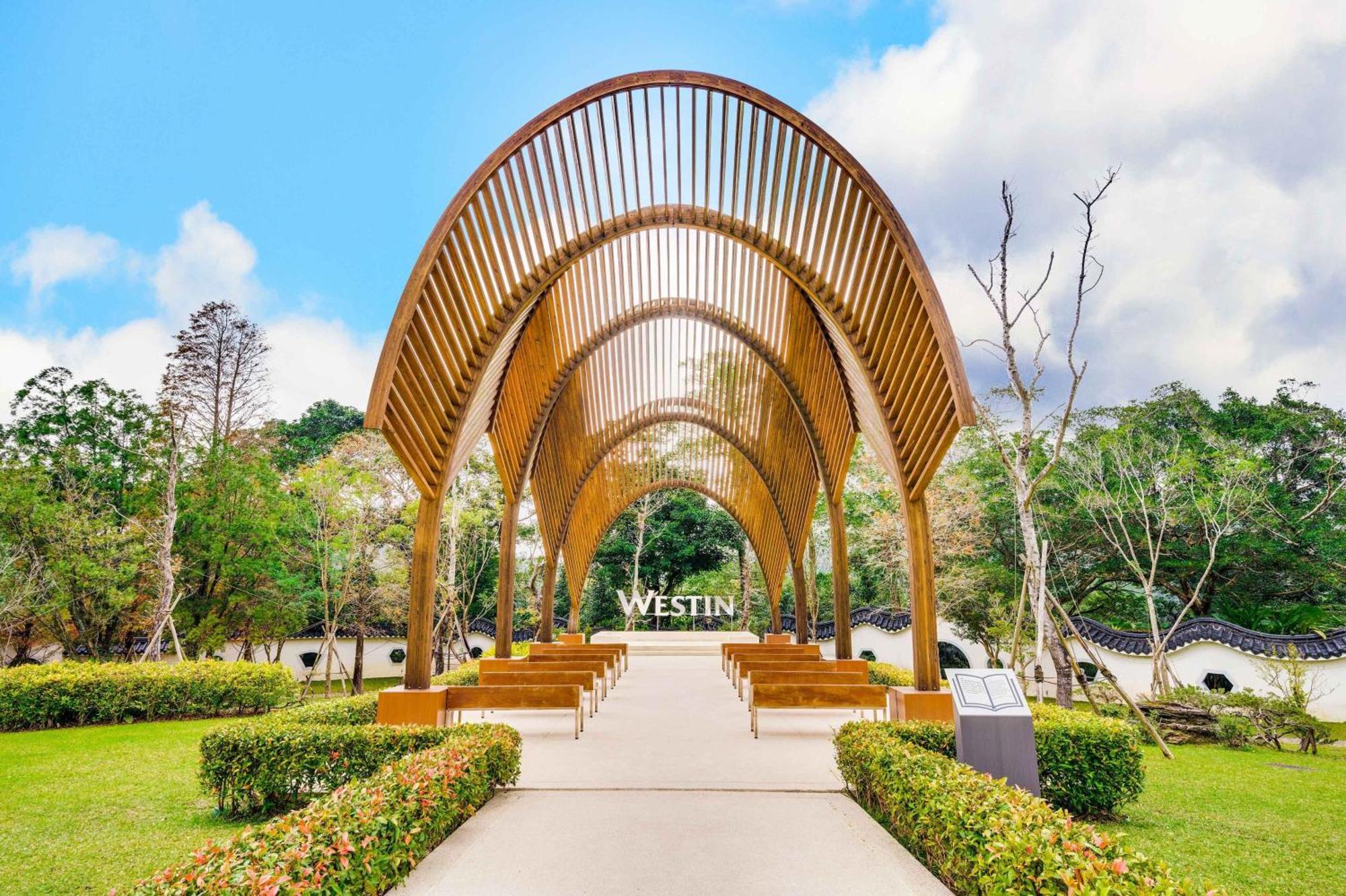 The Westin Tashee Resort, Taoyuan Daxi Exterior photo West Lake Park