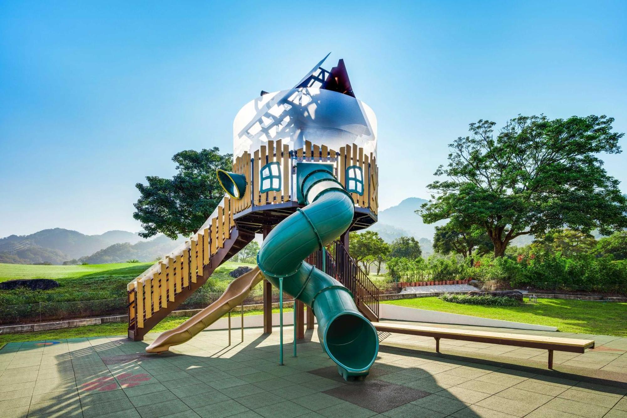 The Westin Tashee Resort, Taoyuan Daxi Exterior photo Playground at the park